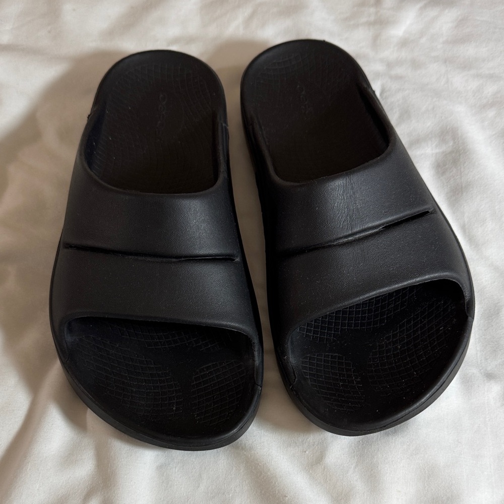 OOFOS OOahh Black Slide Sandals Women’s 10/ Men’s 8 - Picture 4 of 7